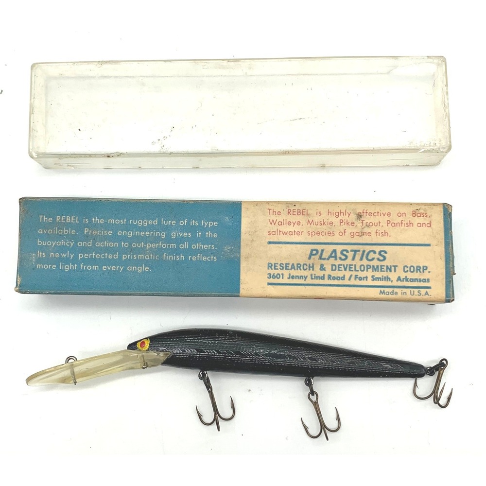 Vintage Rebel 2200 Series Deep Diver Minnow Fishing Lure Solid Black‎ With Box